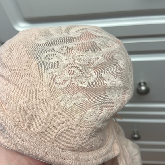 Lunaire Nude Bra 💛 - Picture 3 of 4